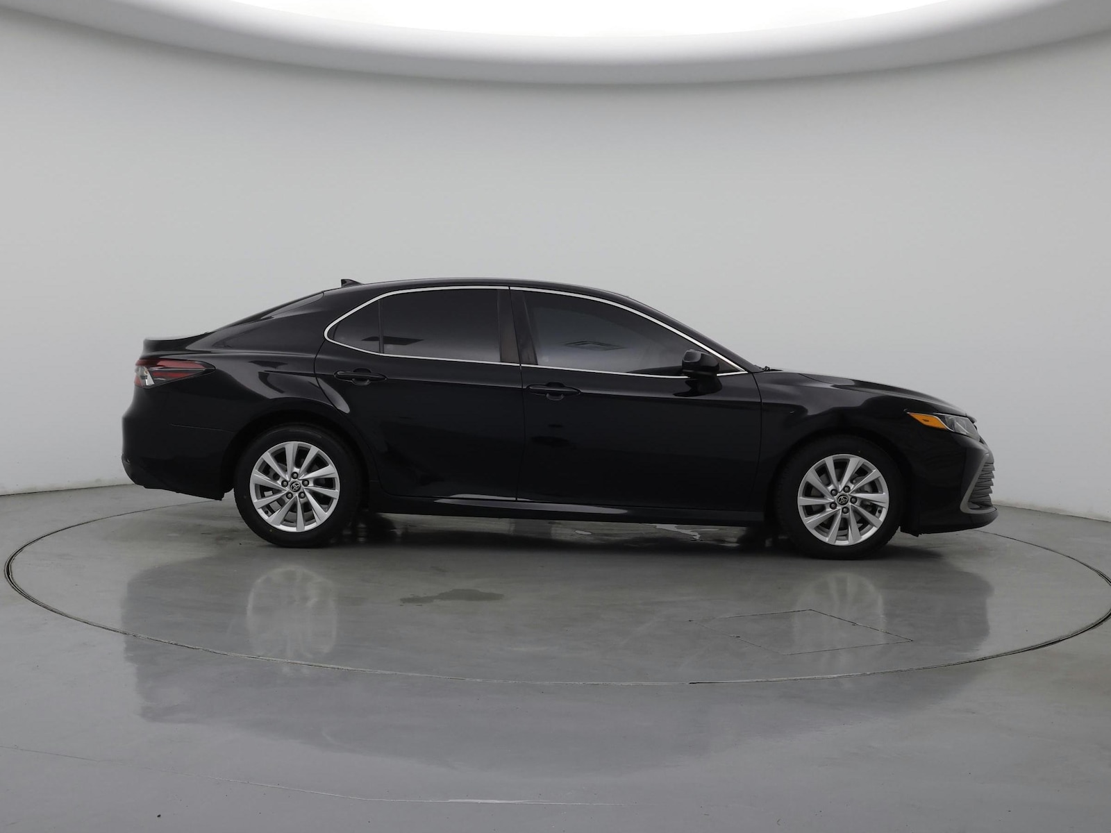 2023 Toyota Camry LE - Photo 8