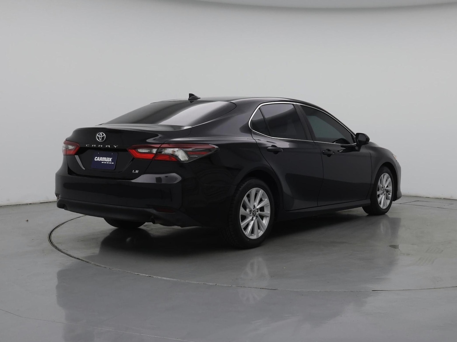 2023 Toyota Camry LE - Photo 9
