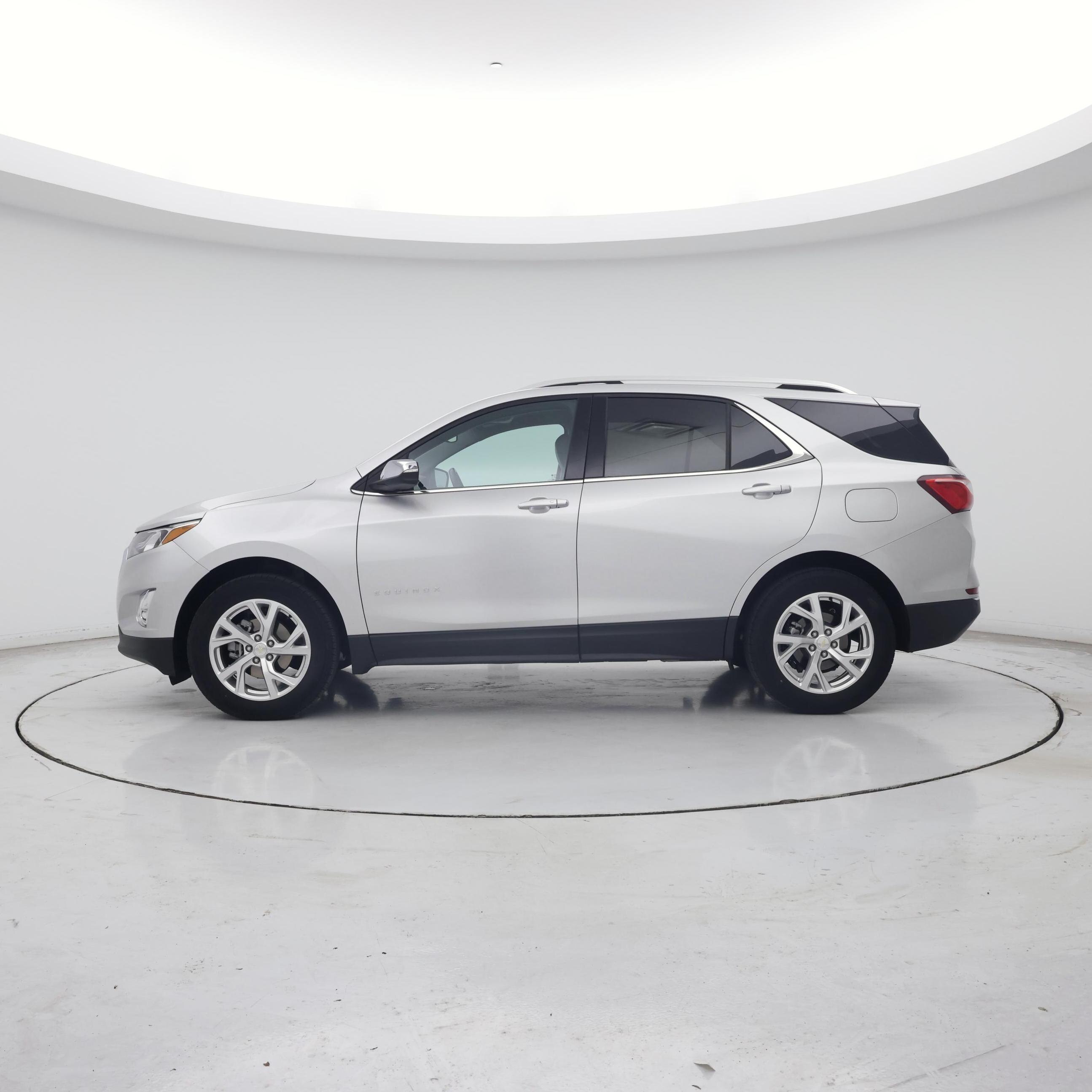 Thumbnail: 2021 Chevrolet Equinox - 3