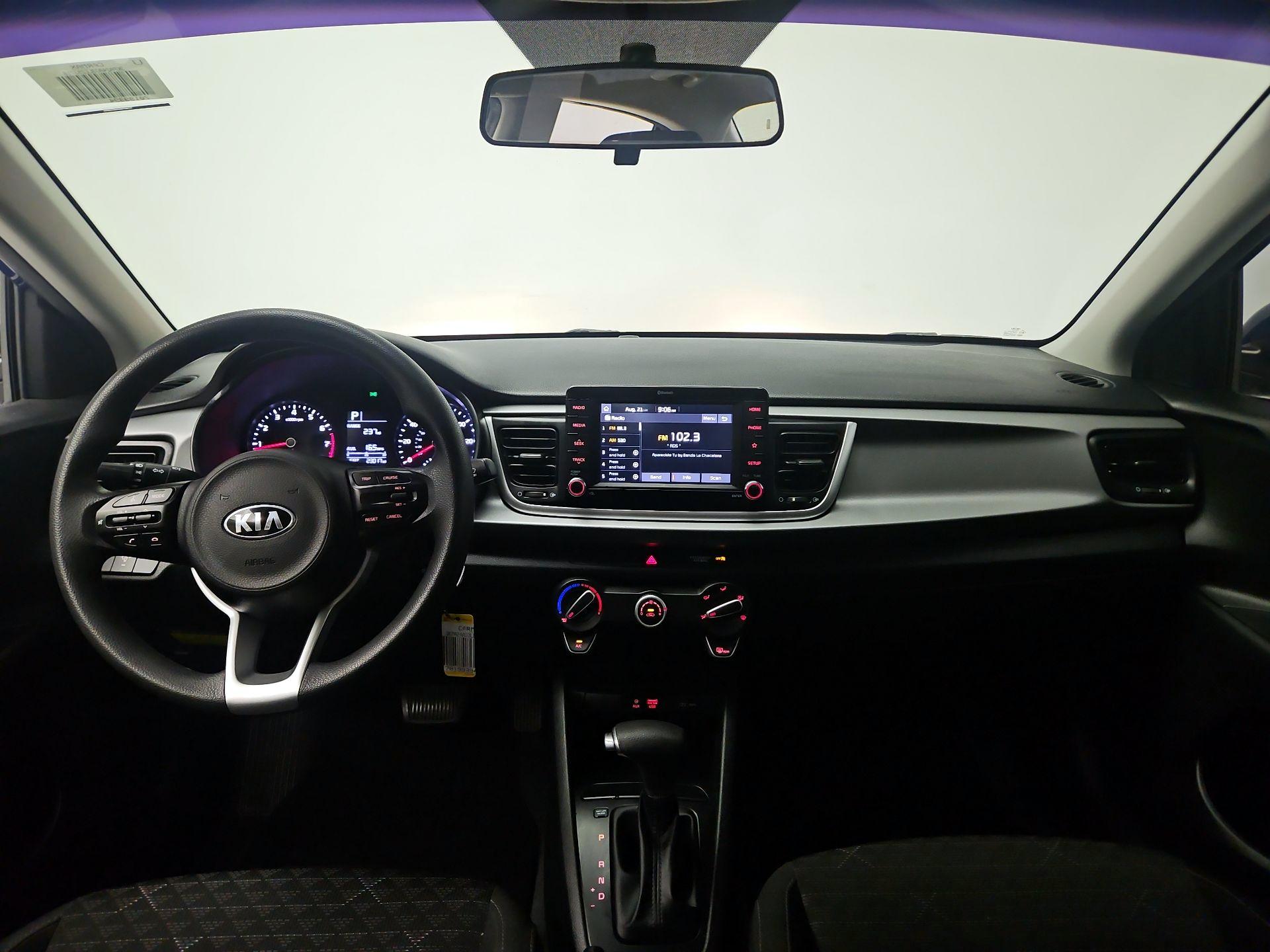 Thumbnail: 2020 Kia Rio - 9