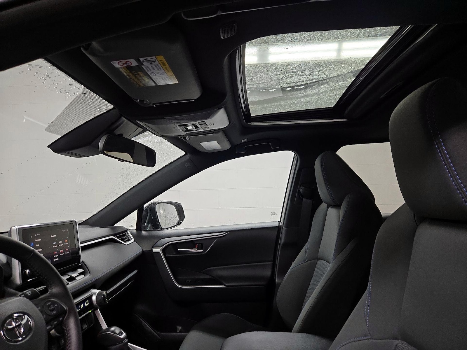 Sunroof(s) & Overhead Airbags