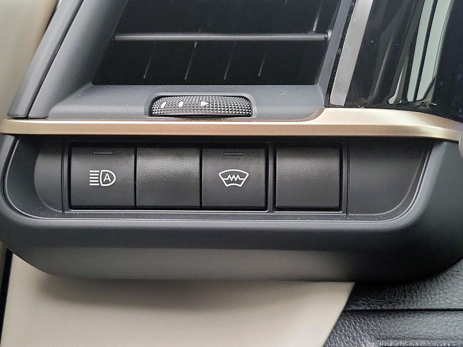 2023 Toyota Crown Limited - Photo 14