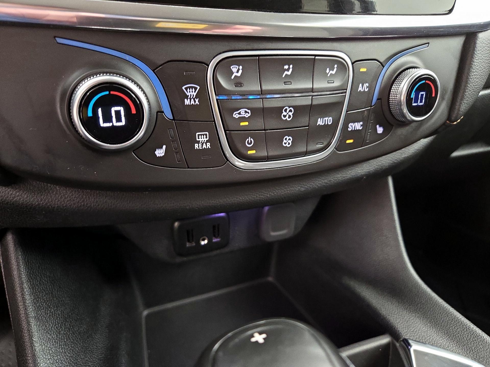 Thumbnail: 2018 Chevrolet Traverse - 16
