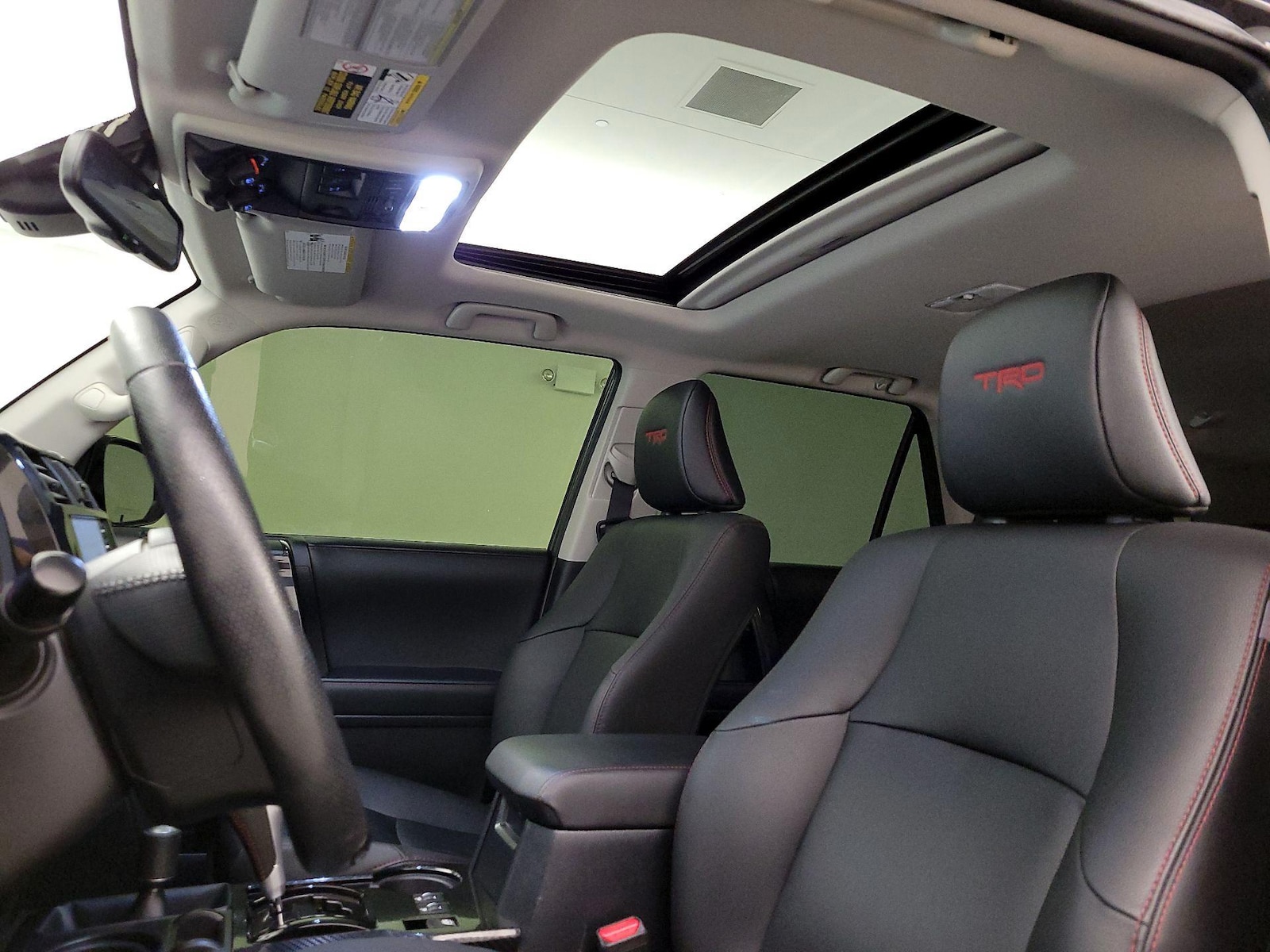 Sunroof(s) & Overhead Airbags