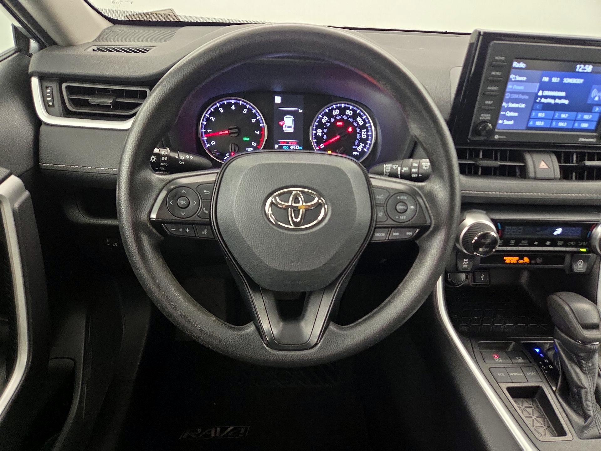 Thumbnail: 2020 Toyota RAV4 - 10