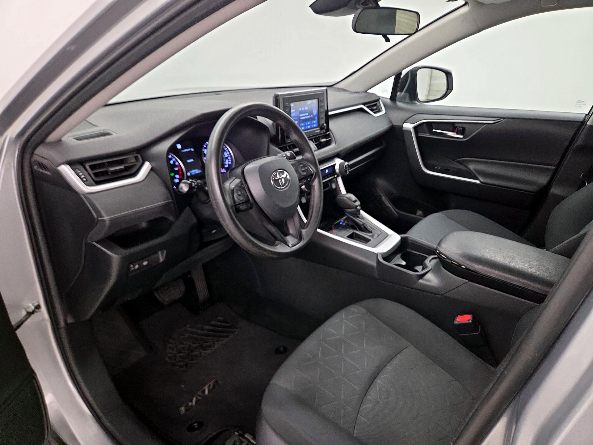 Thumbnail: 2020 Toyota RAV4 - 11