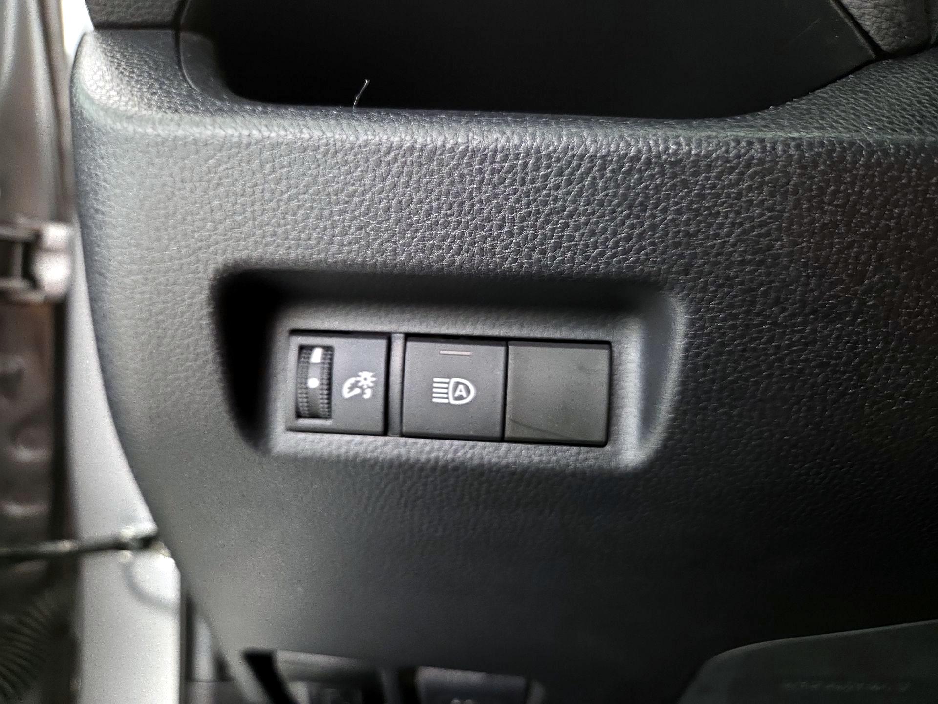 Thumbnail: 2020 Toyota RAV4 - 13