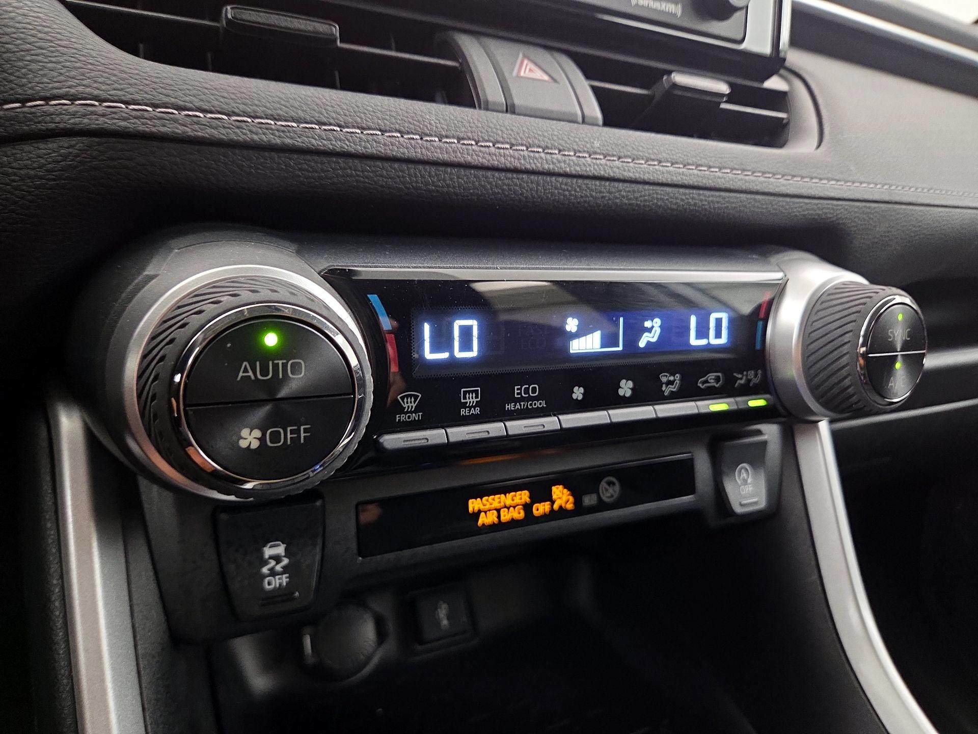 Thumbnail: 2020 Toyota RAV4 - 16