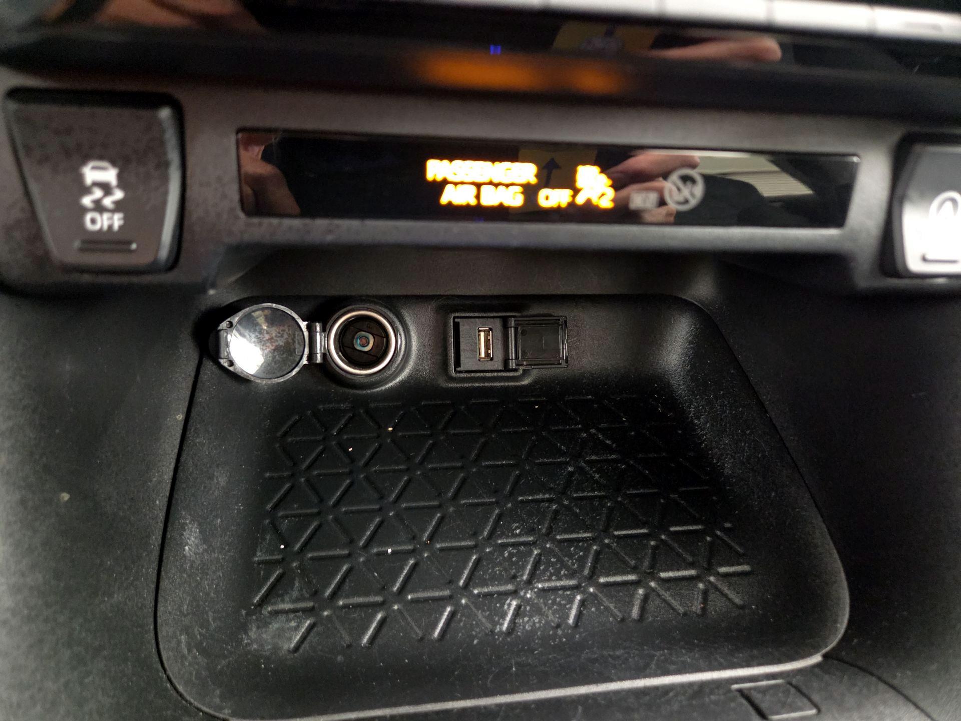 Thumbnail: 2020 Toyota RAV4 - 18