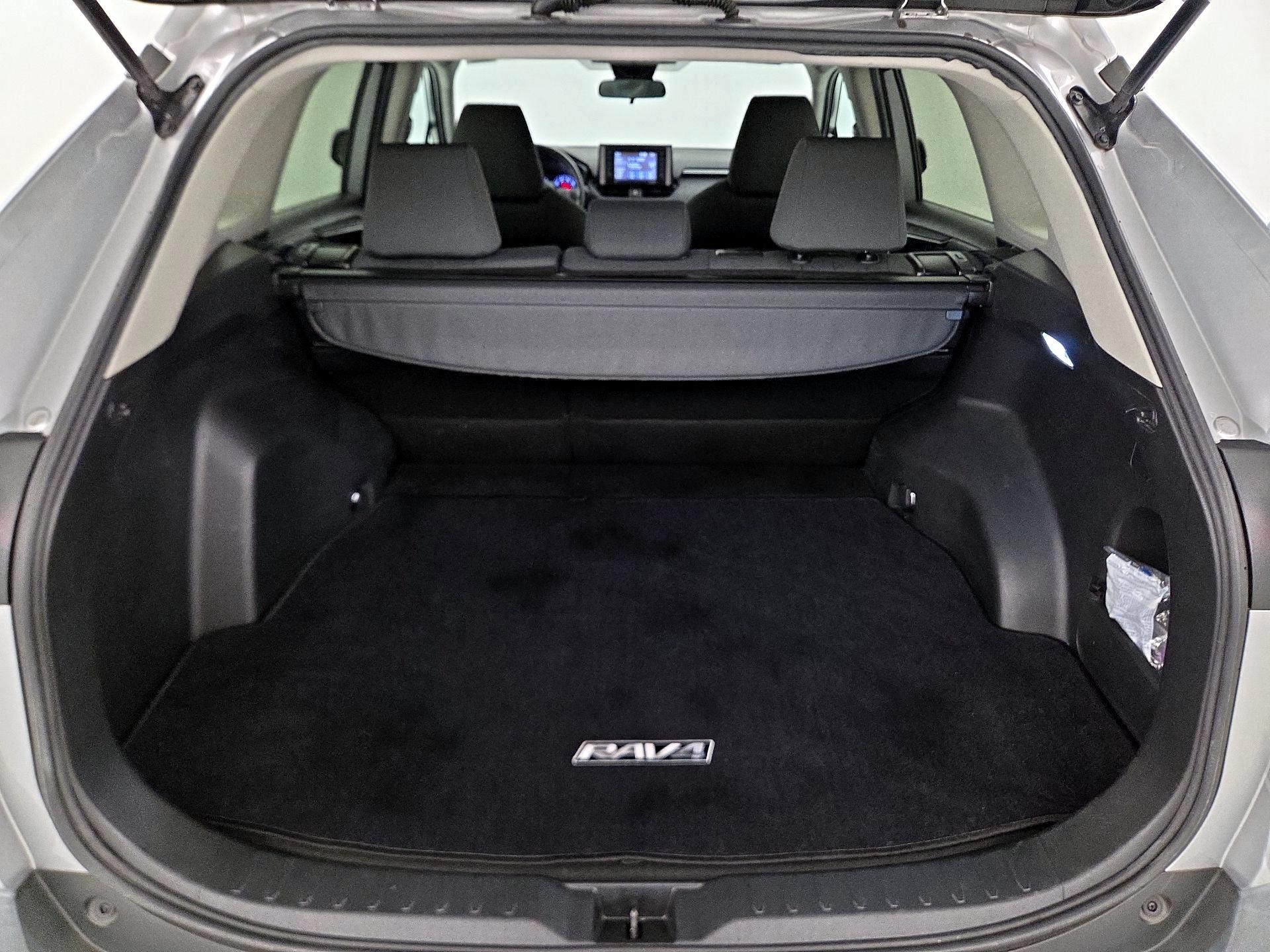 Thumbnail: 2020 Toyota RAV4 - 20