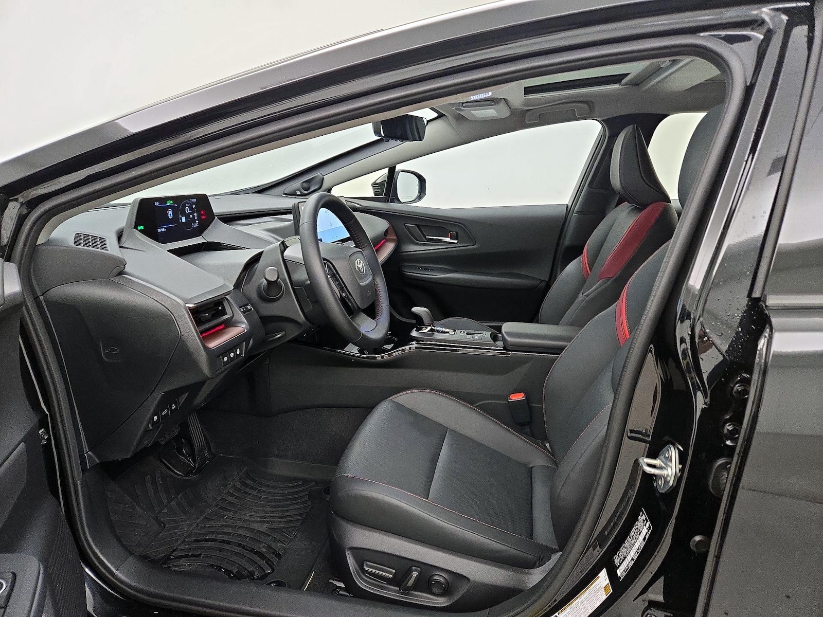 2025 Toyota Prius XSE Premium - Photo 12
