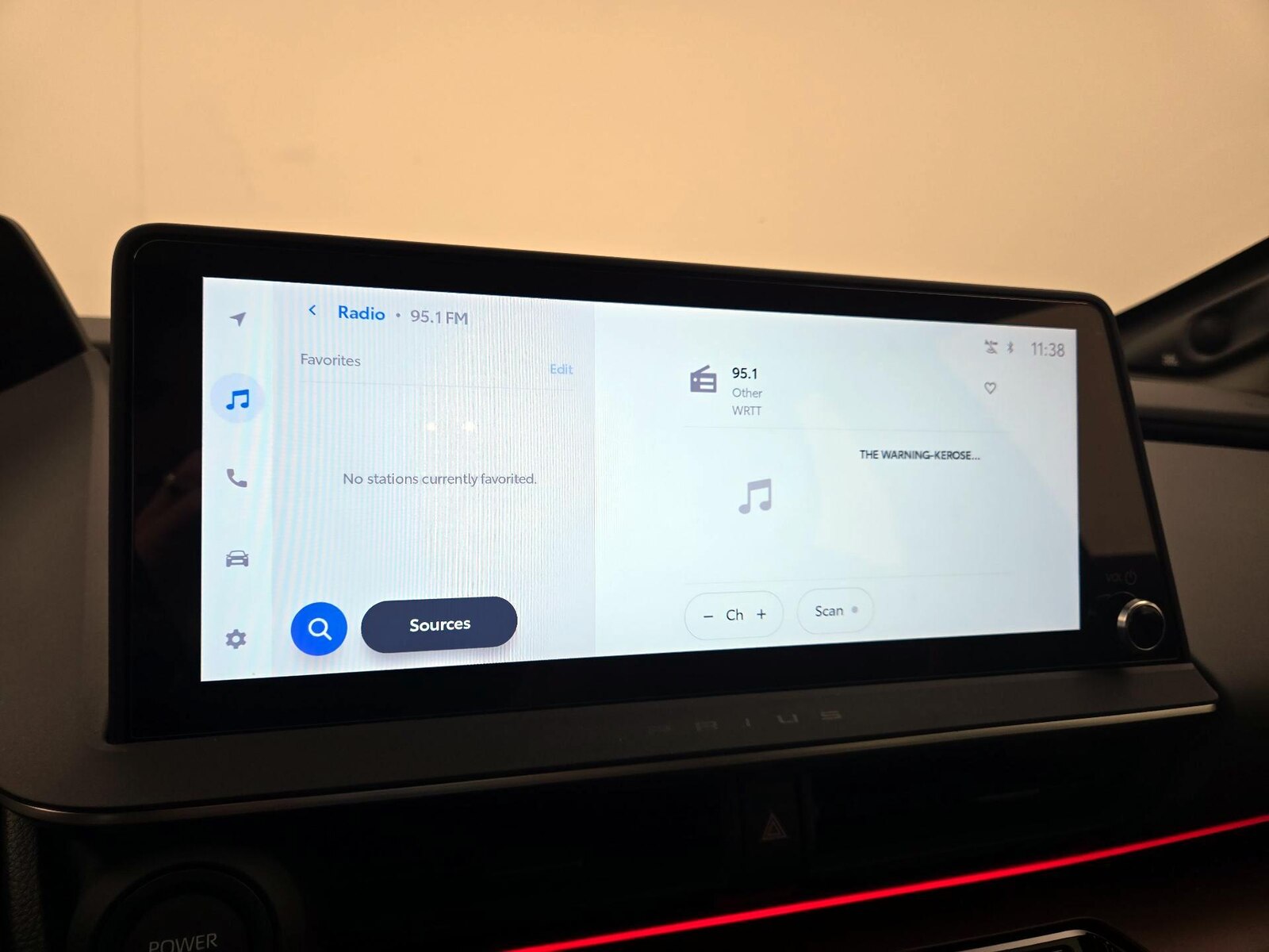 2025 Toyota Prius XSE Premium - Photo 16