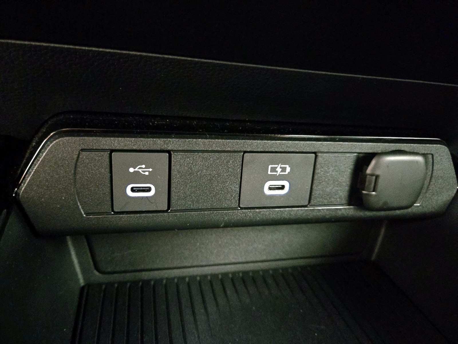 2025 Toyota Prius XSE Premium - Photo 19