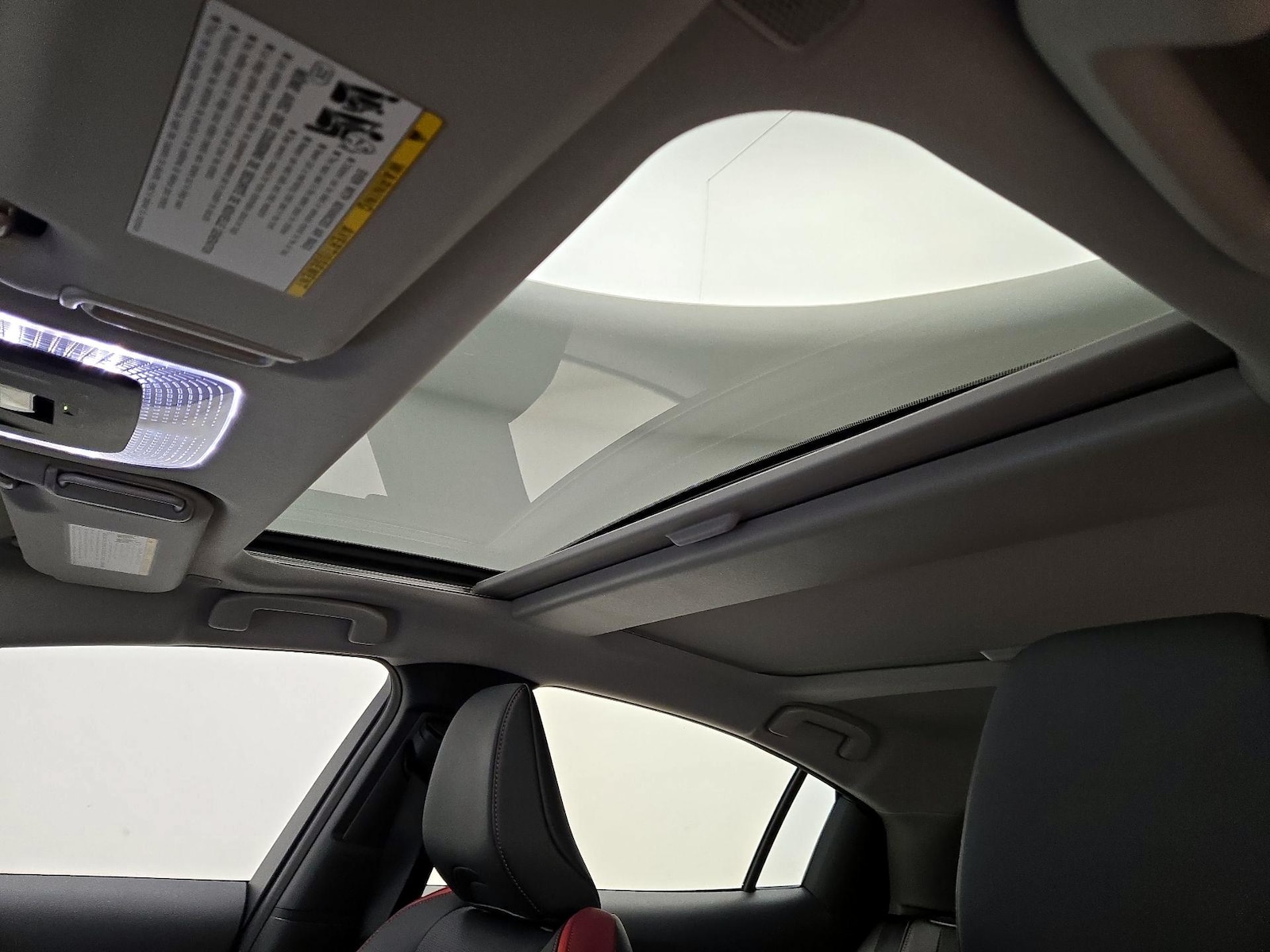 2025 Toyota Prius XSE Premium - Photo 20
