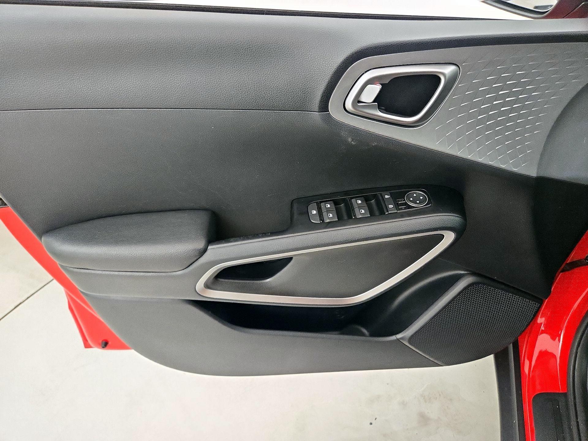 Thumbnail: 2020 Kia Soul - 12