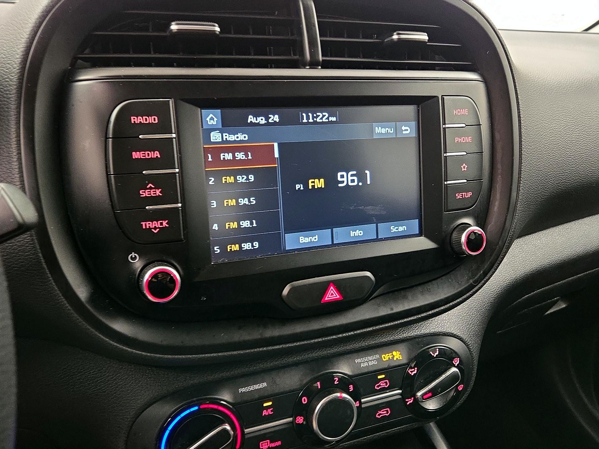 Thumbnail: 2020 Kia Soul - 15