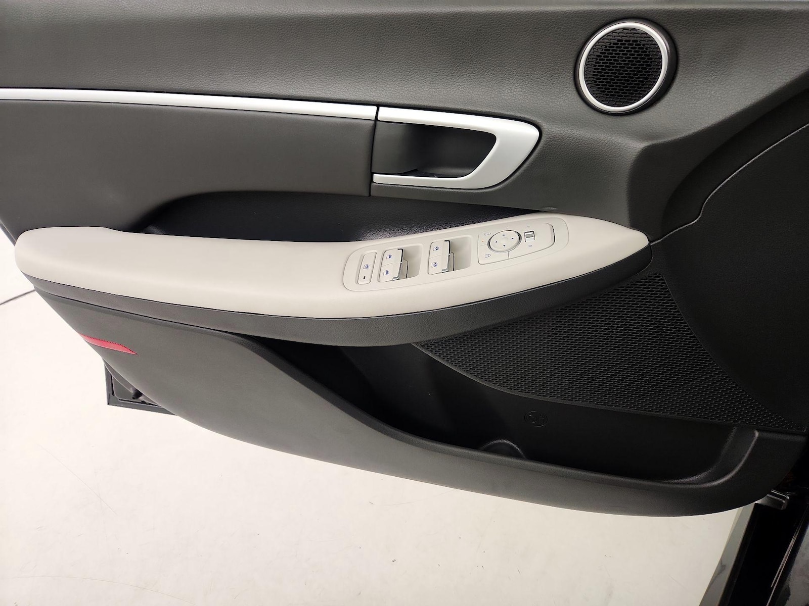 2025 Hyundai Sonata SEL - Photo 13