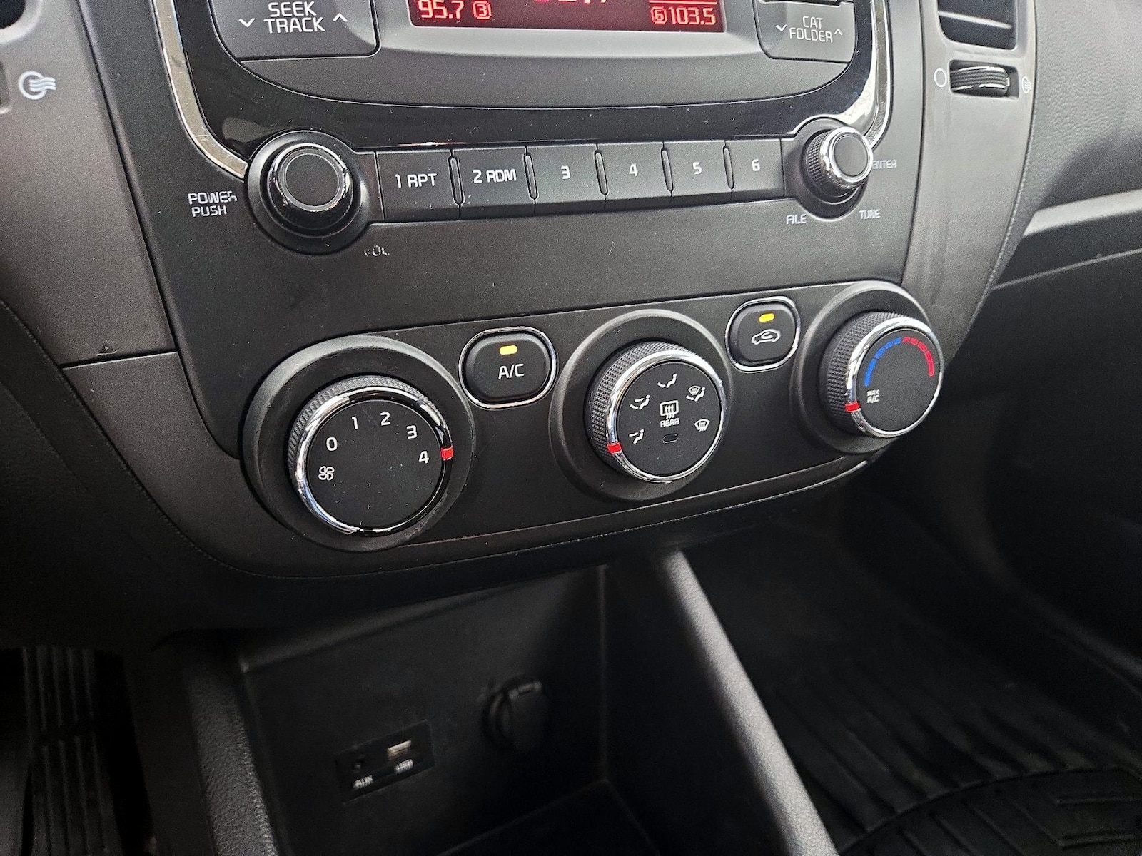 2018 Kia FORTE LX - Photo 16