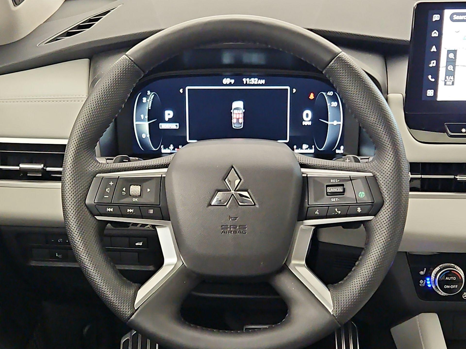 Thumbnail: 2025 Mitsubishi Outlander - 10