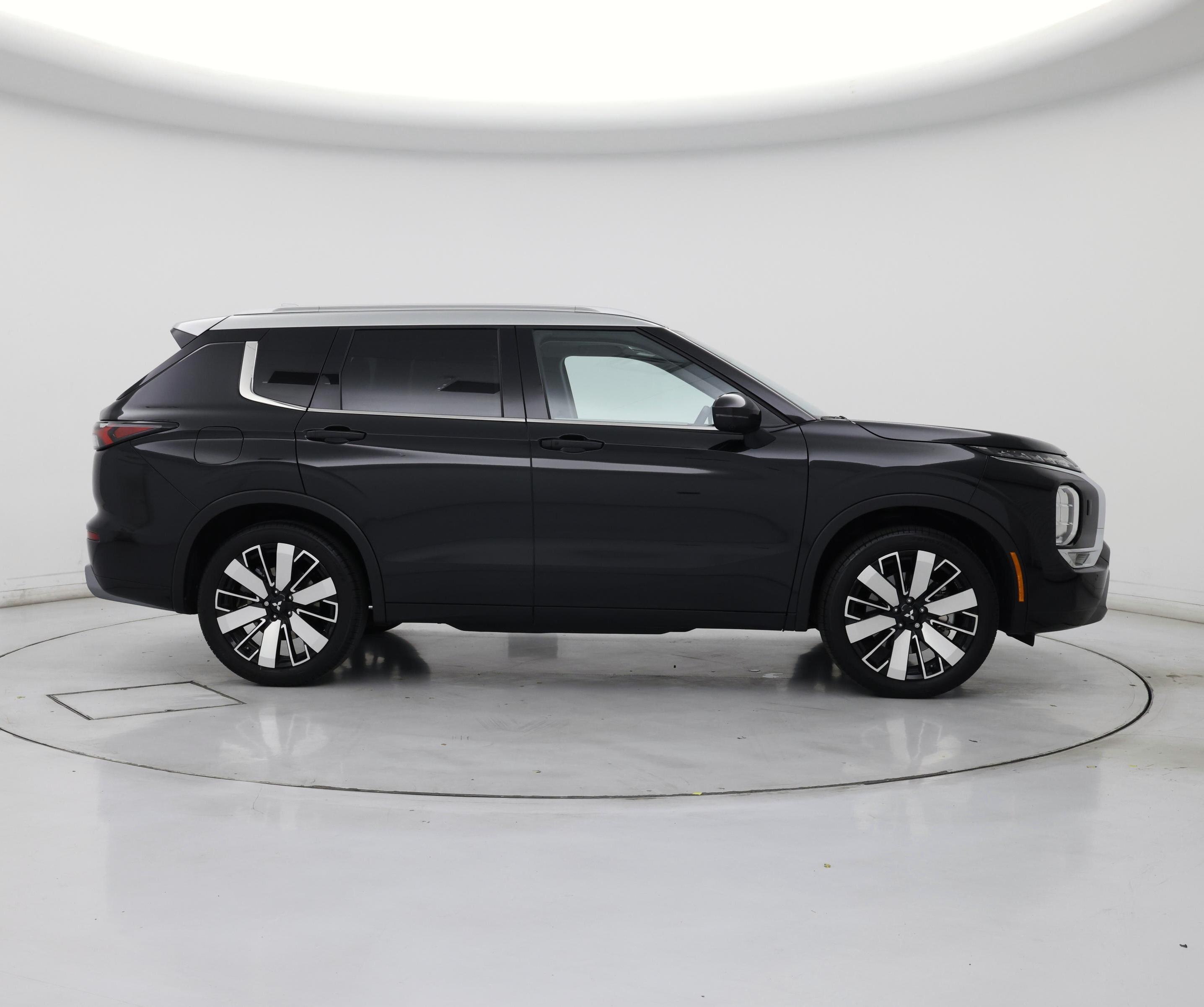 Thumbnail: 2025 Mitsubishi Outlander - 7