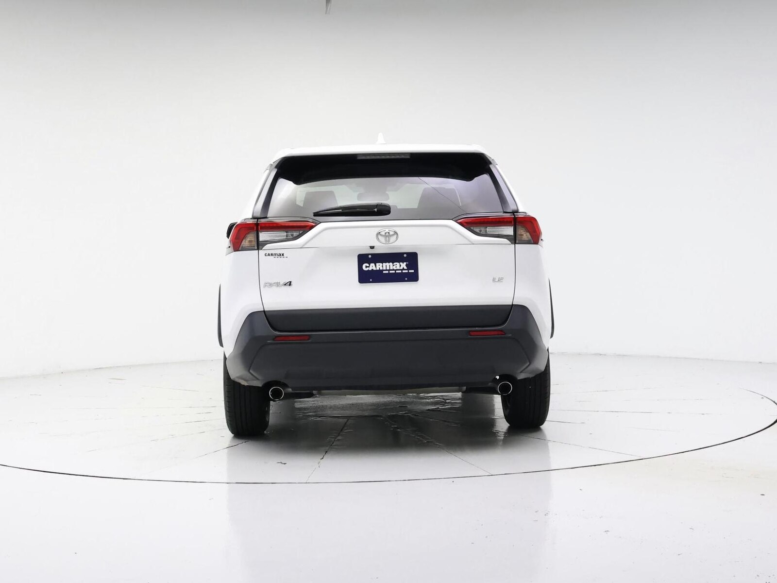 2023 Toyota RAV4 LE - Photo 7