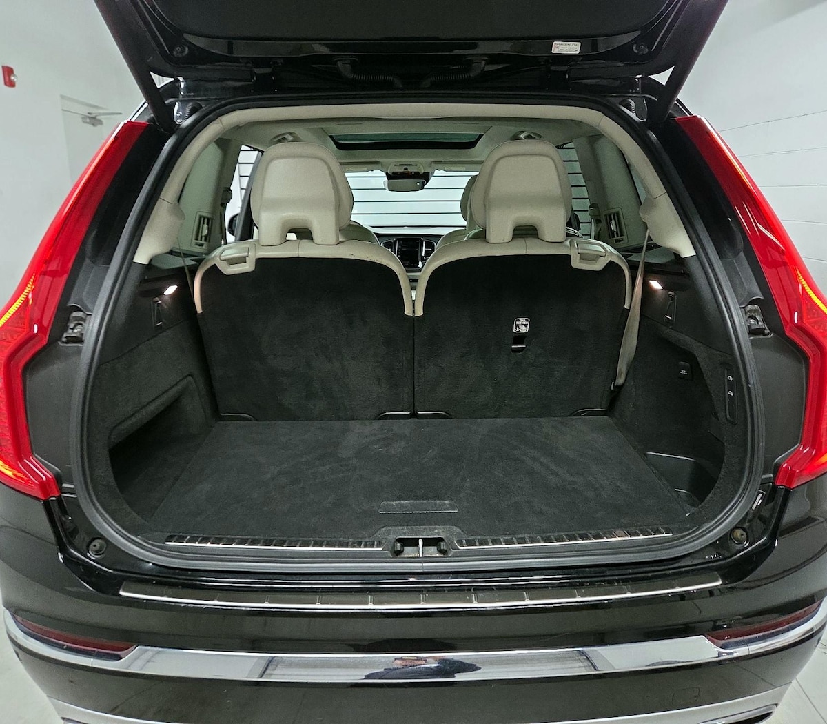 Trunk/Cargo (Seats Up)