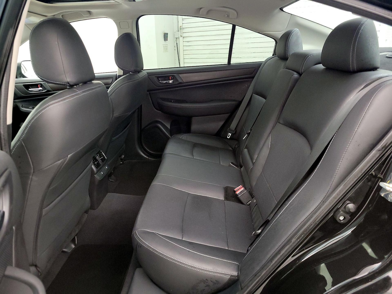 2016 Subaru Legacy 3.6R Limited - Photo 21
