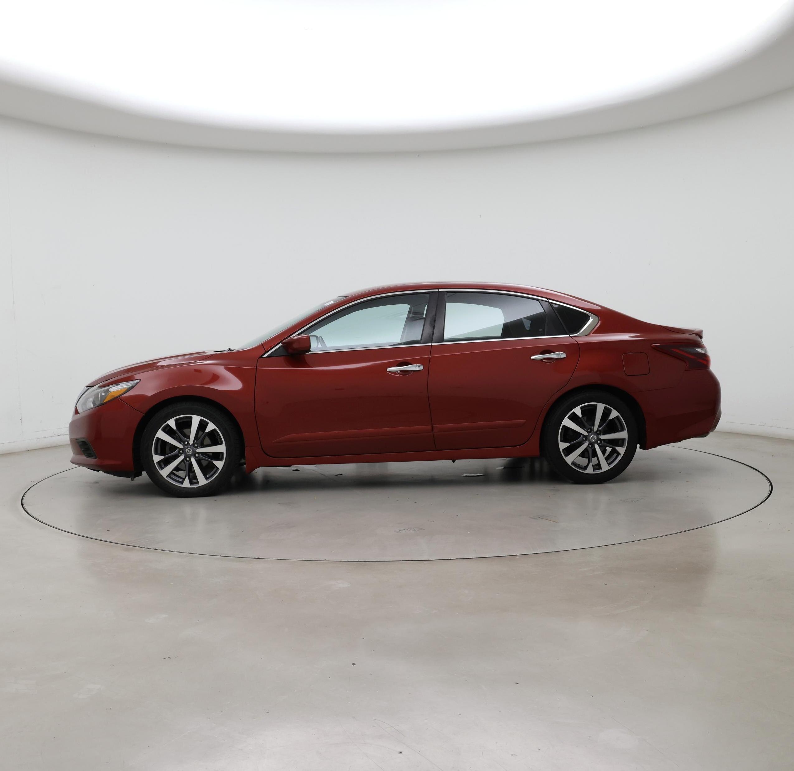 Thumbnail: 2017 Nissan Altima - 3