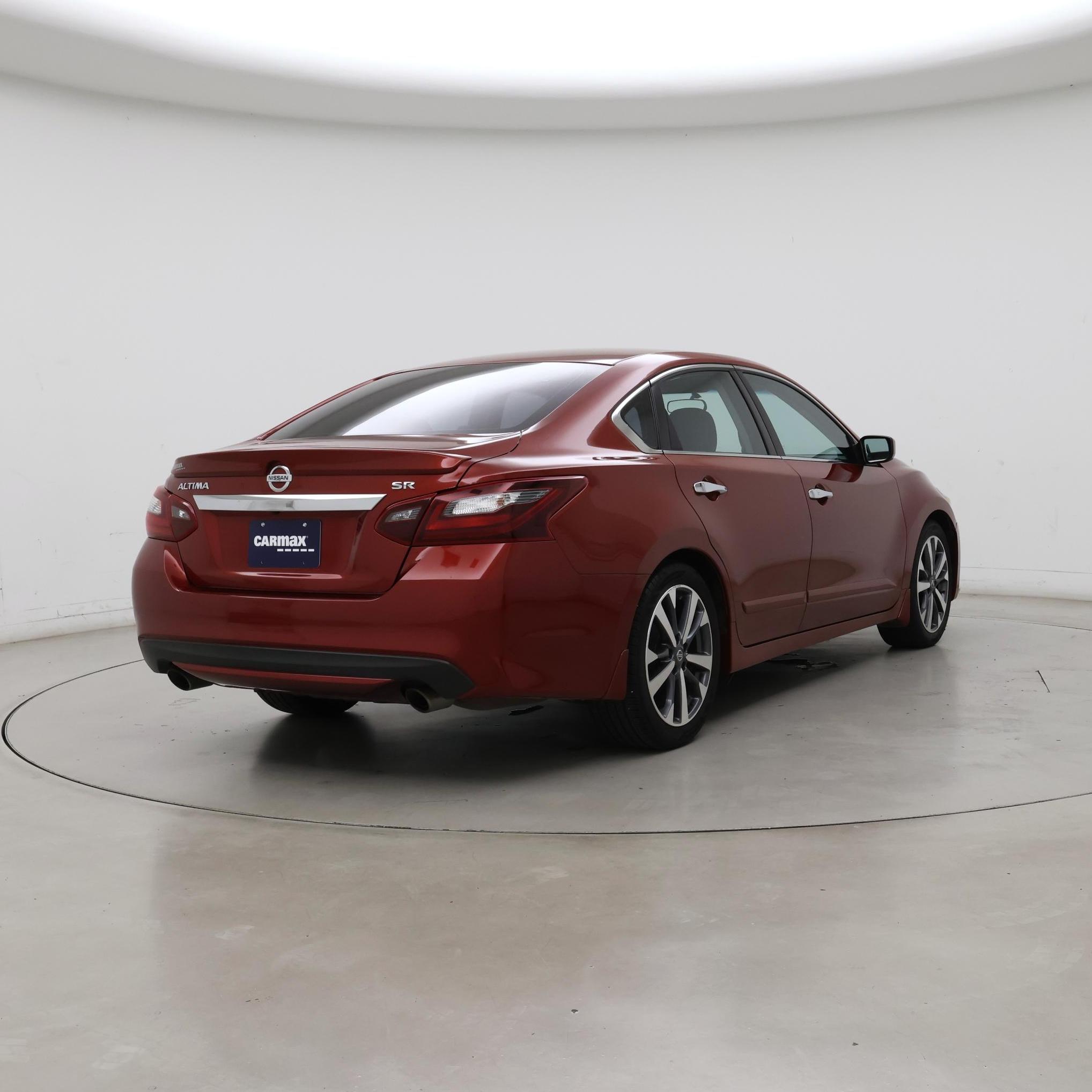 Thumbnail: 2017 Nissan Altima - 8