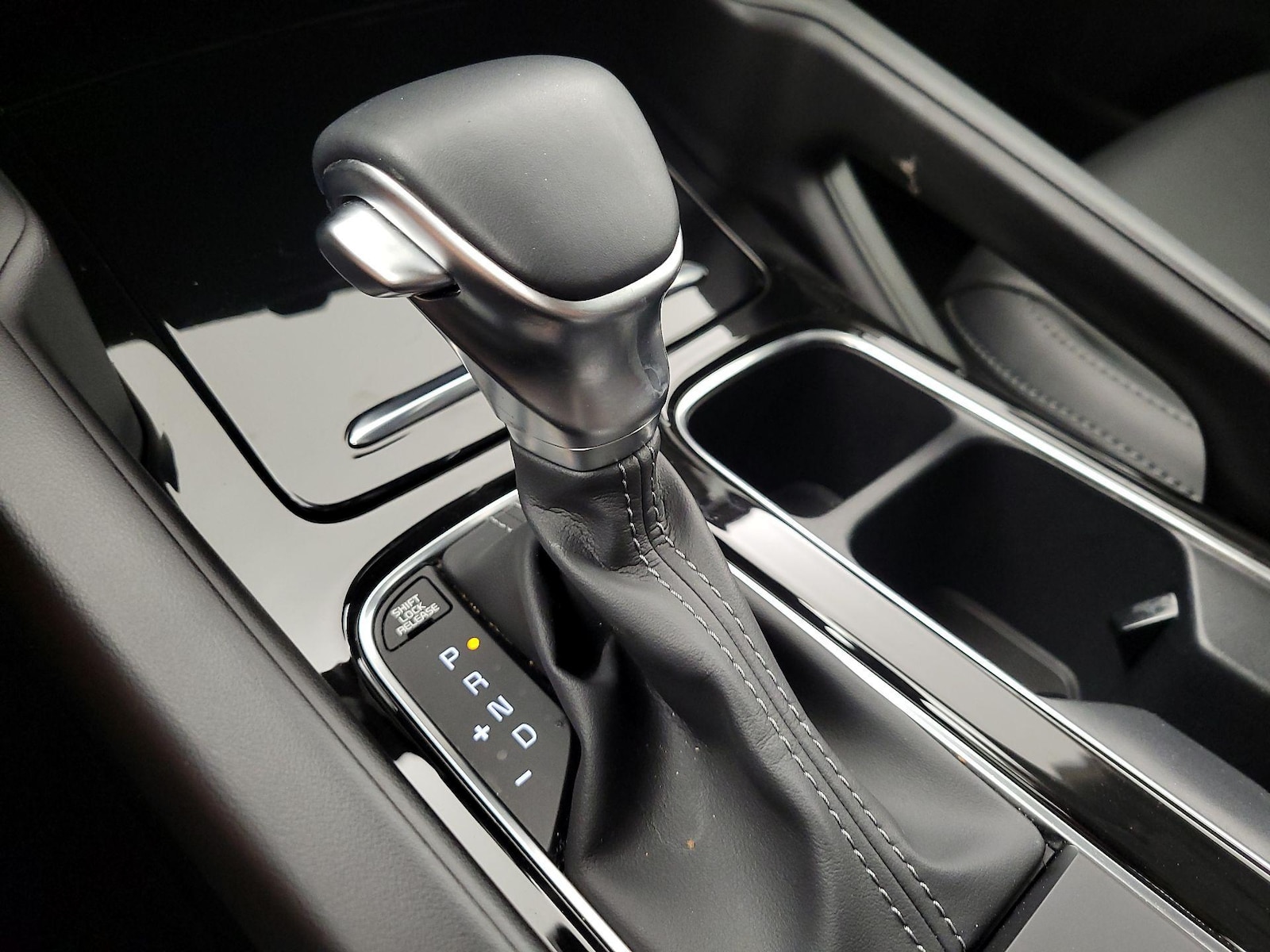 2024 Kia Telluride S - Photo 19