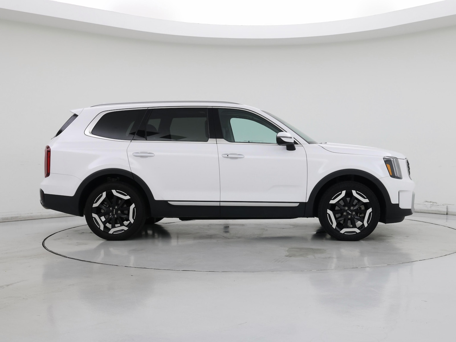 2024 Kia Telluride S - Photo 8