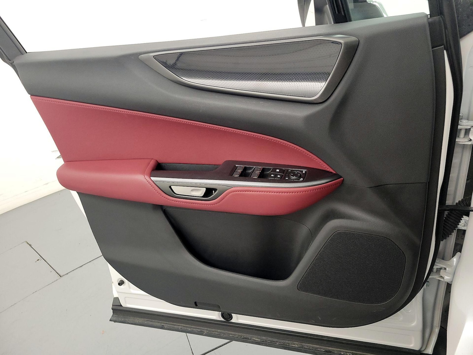 2025 Lexus NX 350 - Photo 13