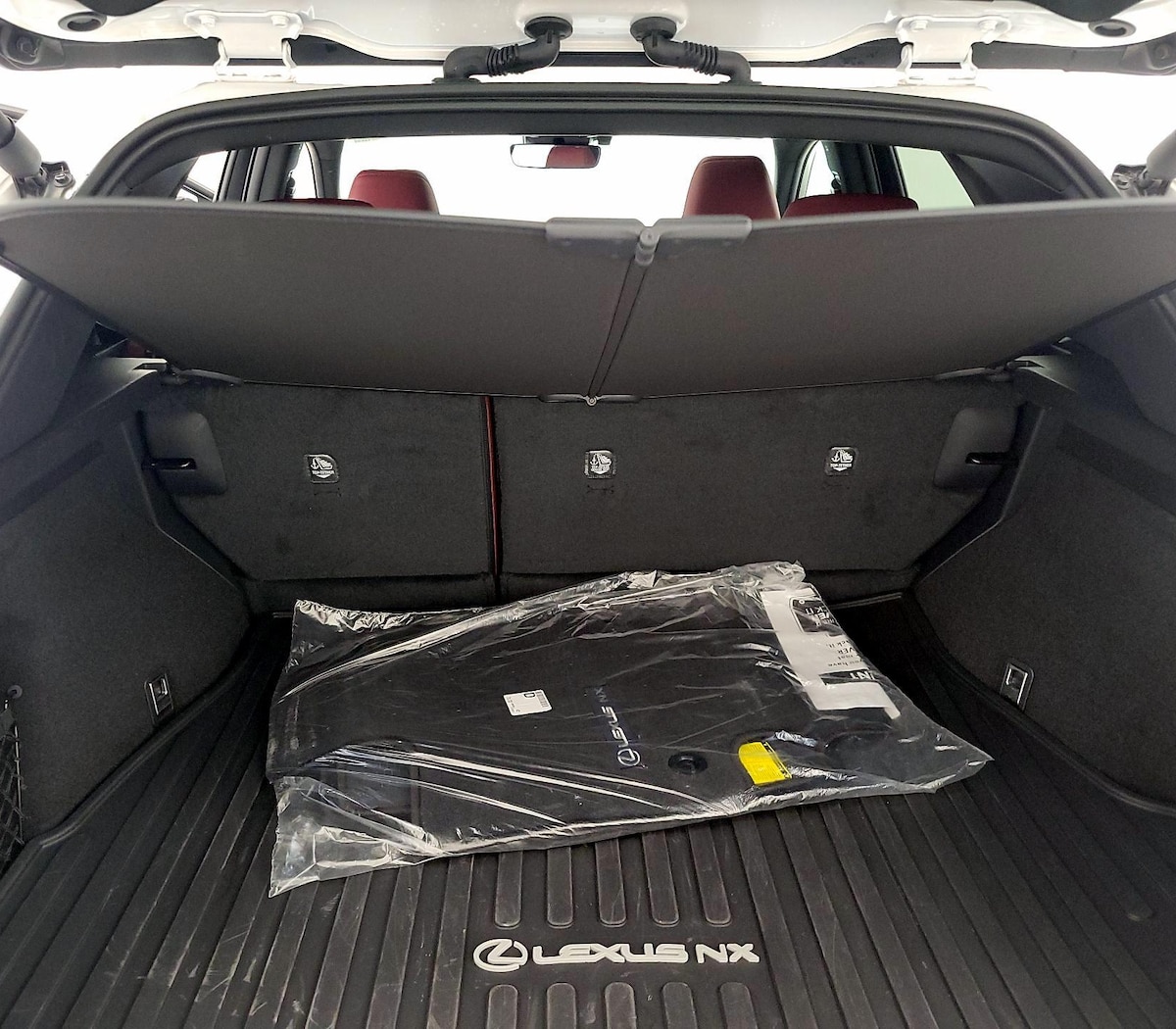 Trunk/Cargo (Seats Up)