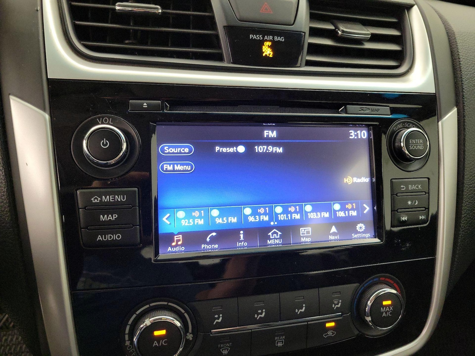 2018 Nissan Altima SR - Photo 17