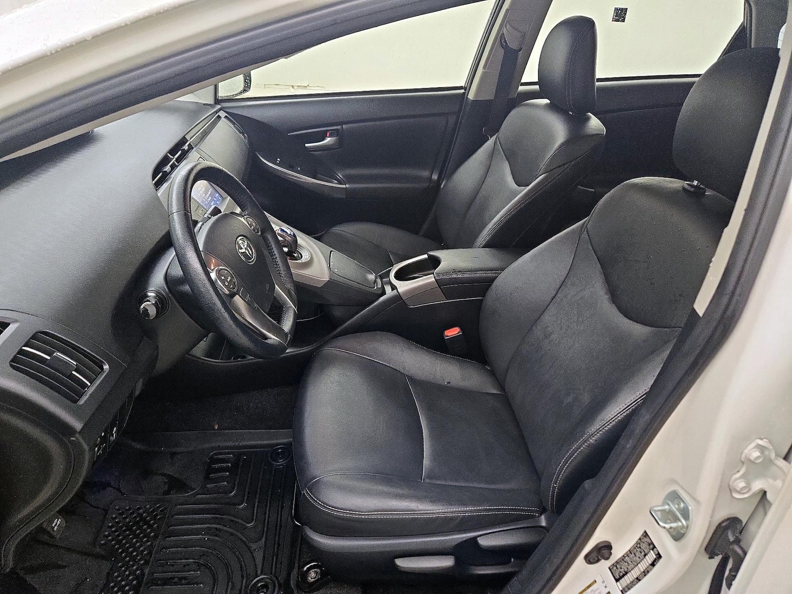 Side Airbags & Leatherette Seats