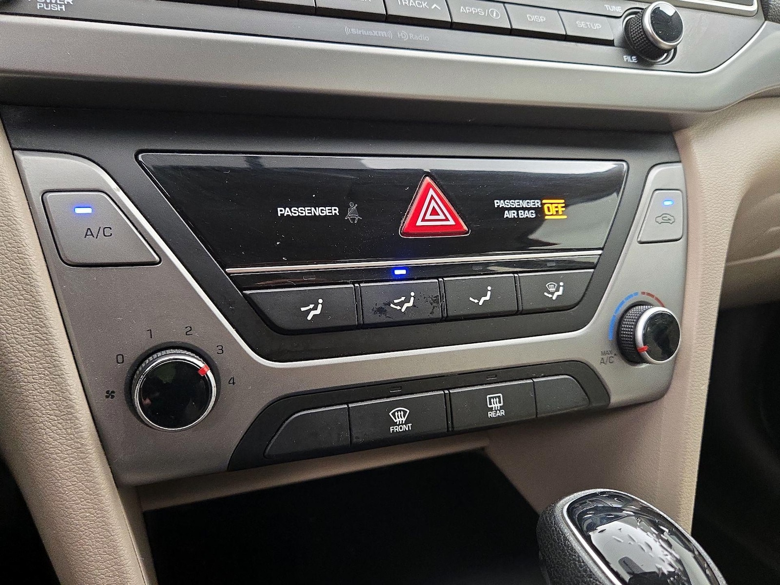 2018 Hyundai Elantra SEL - Photo 17