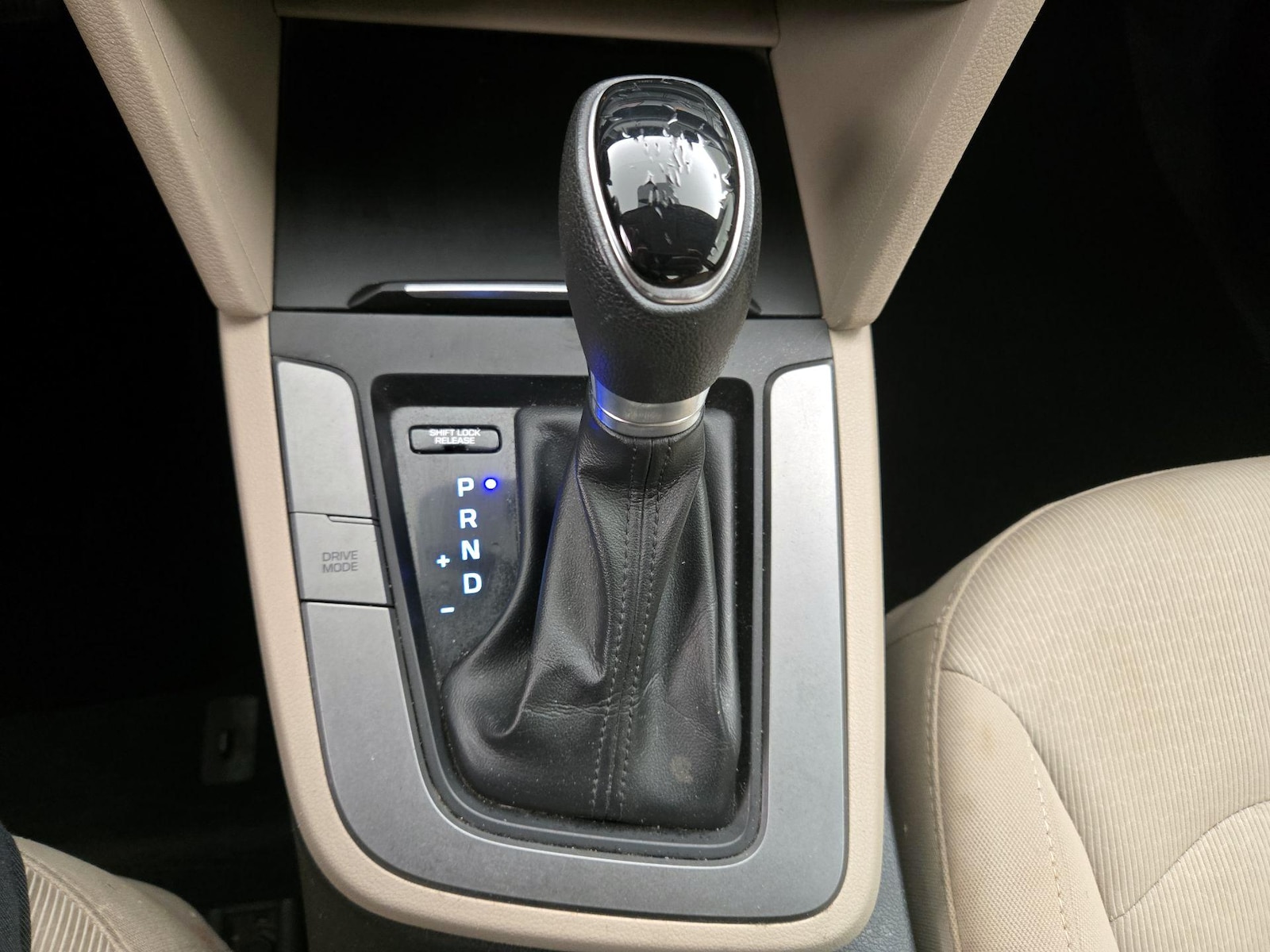 2018 Hyundai Elantra SEL - Photo 18