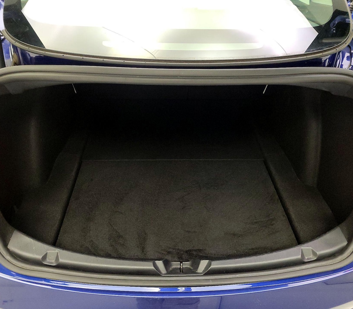 Trunk/Cargo (Seats Up)