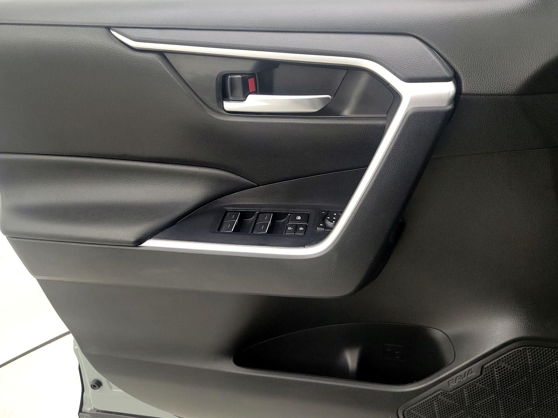 Thumbnail: 2023 Toyota RAV4 - 12