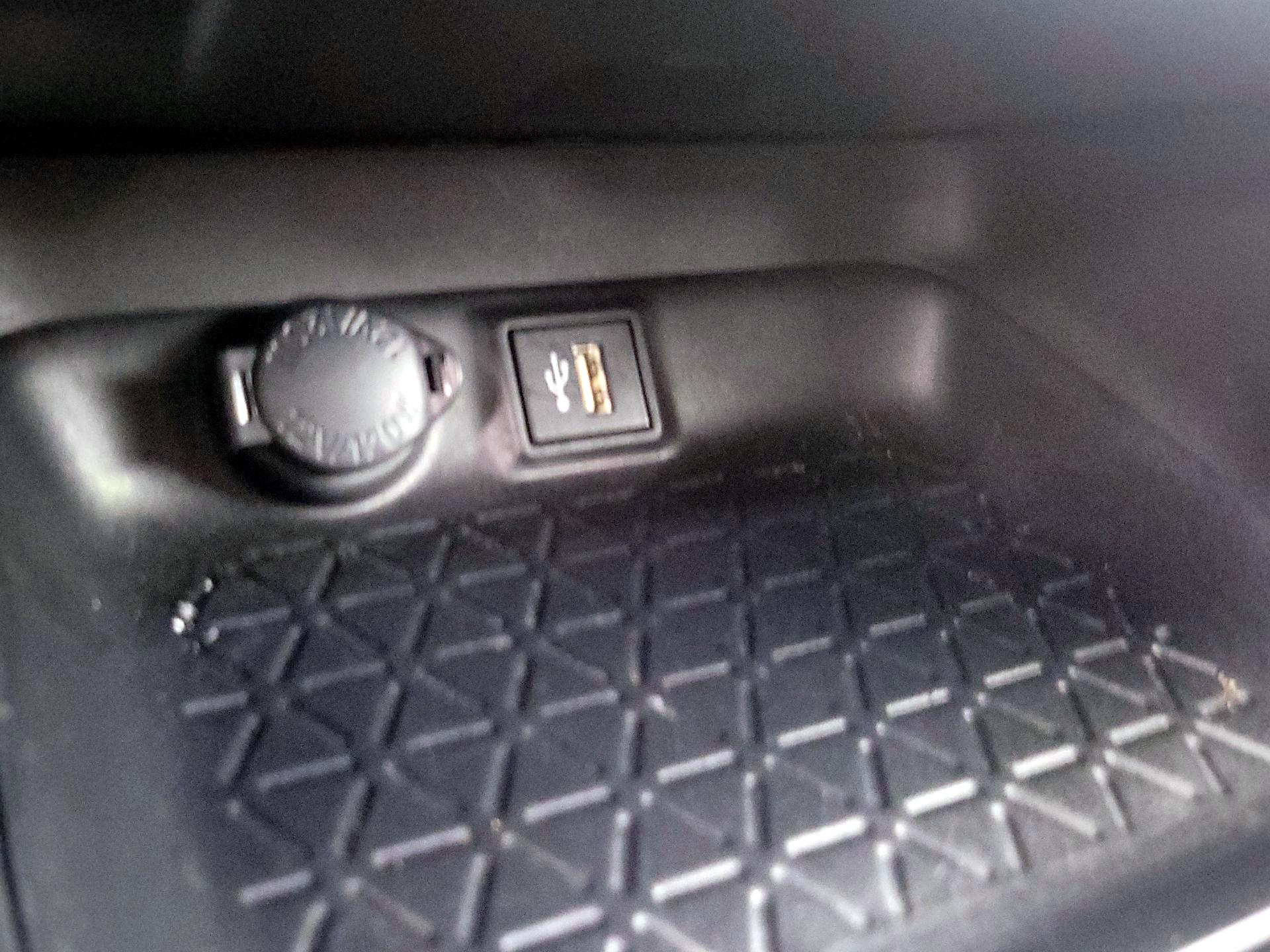 Thumbnail: 2023 Toyota RAV4 - 18