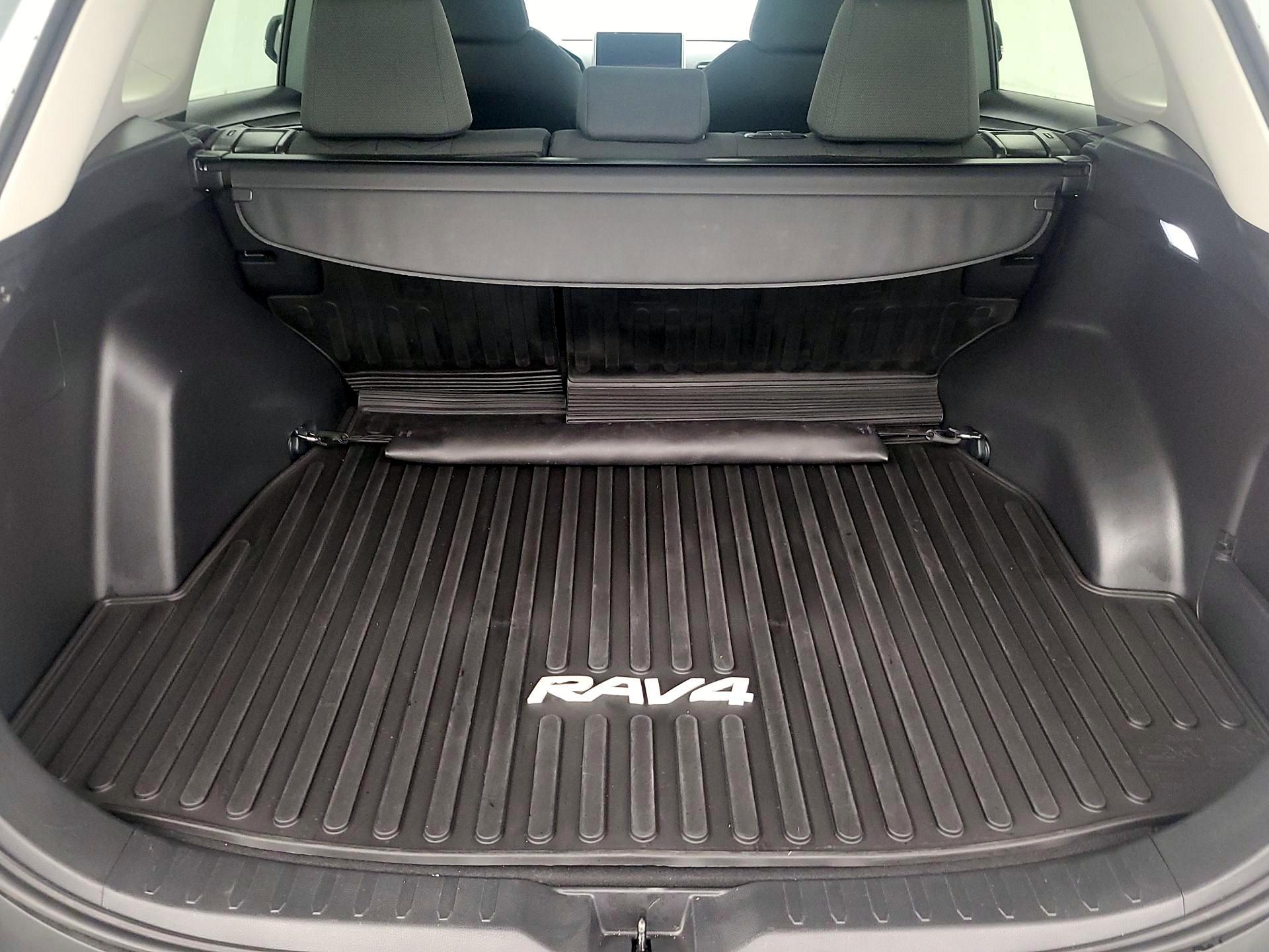 Thumbnail: 2023 Toyota RAV4 - 20