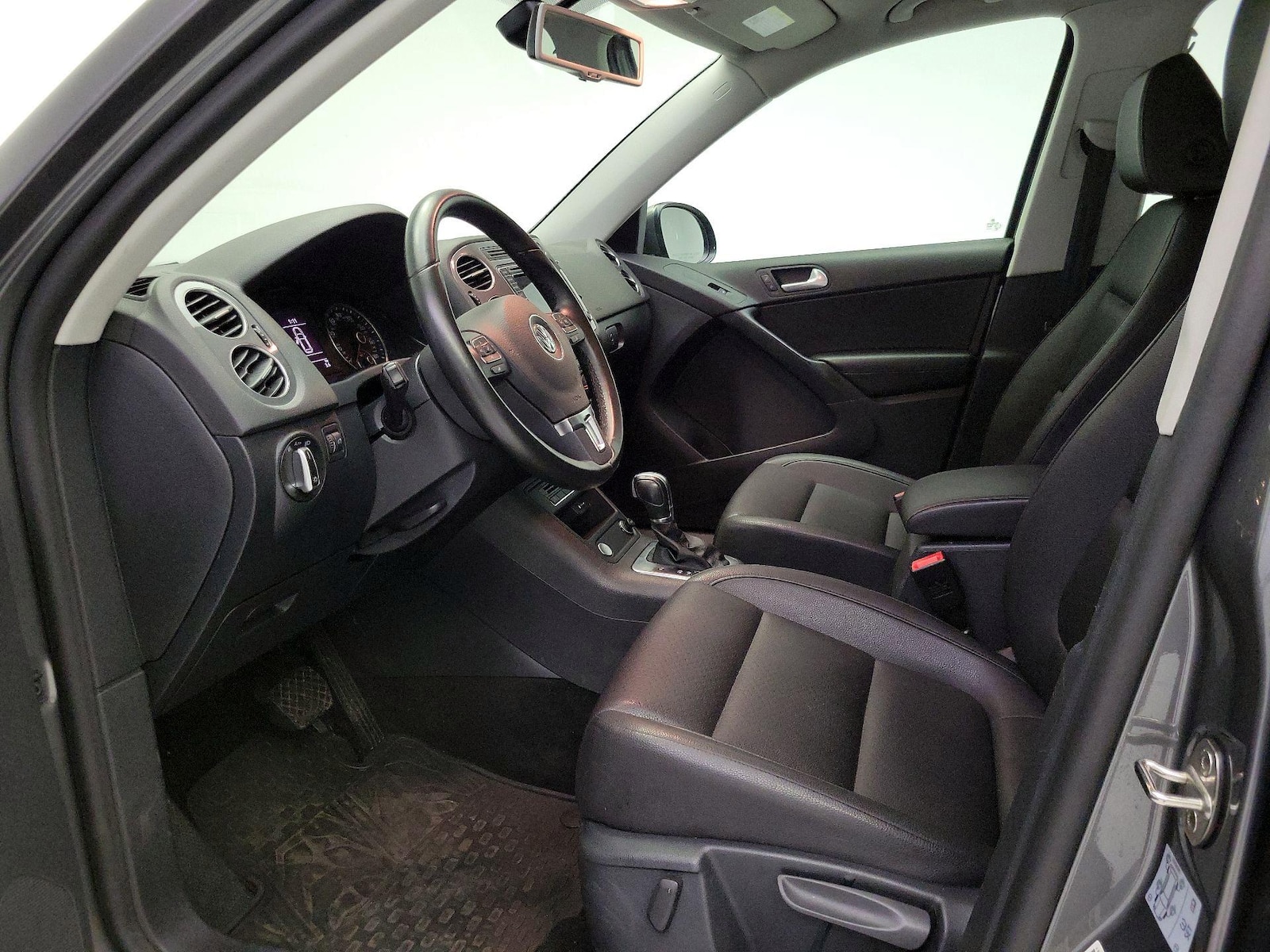 2017 Volkswagen Tiguan S - Photo 12