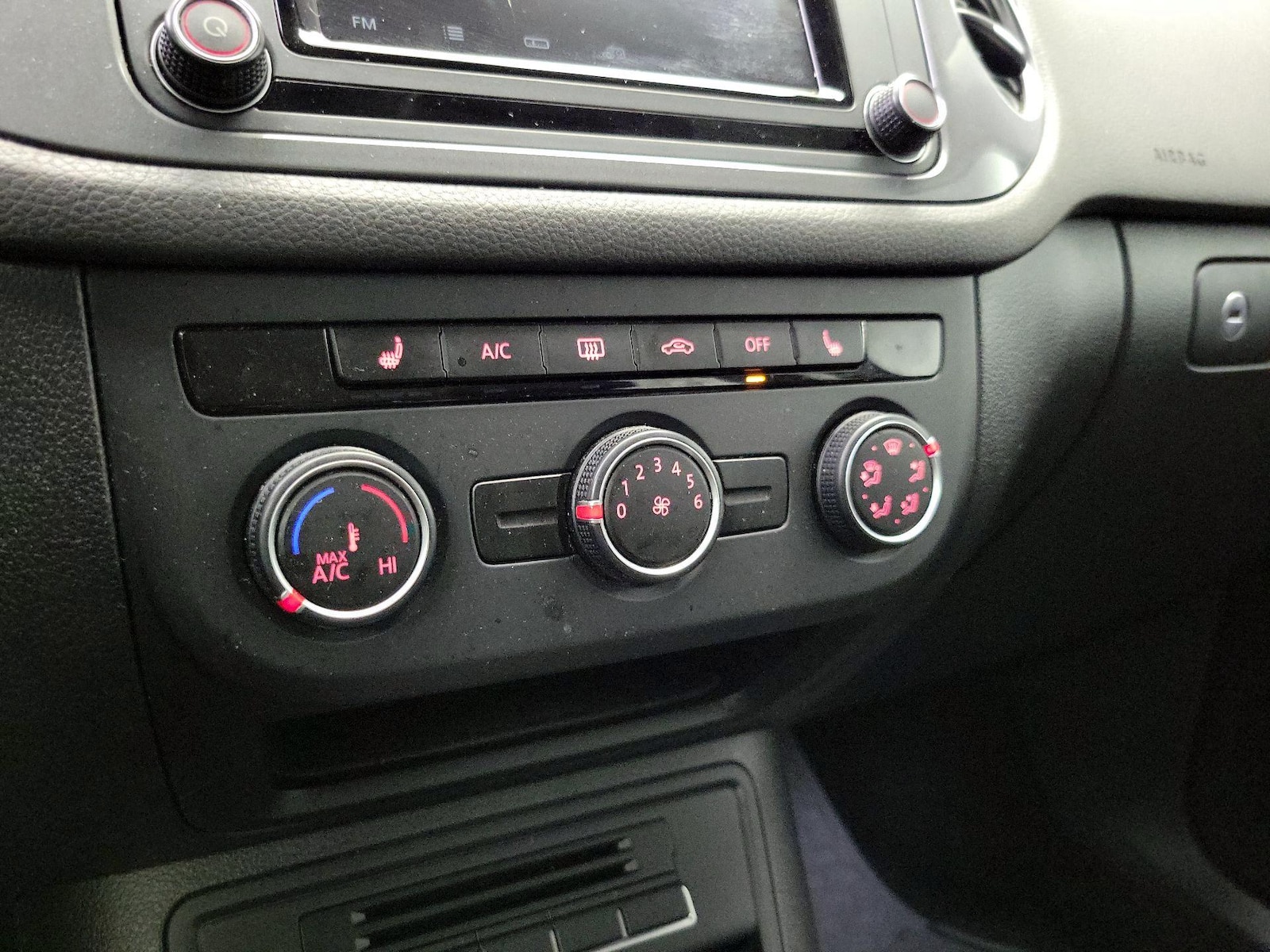 2017 Volkswagen Tiguan S - Photo 17