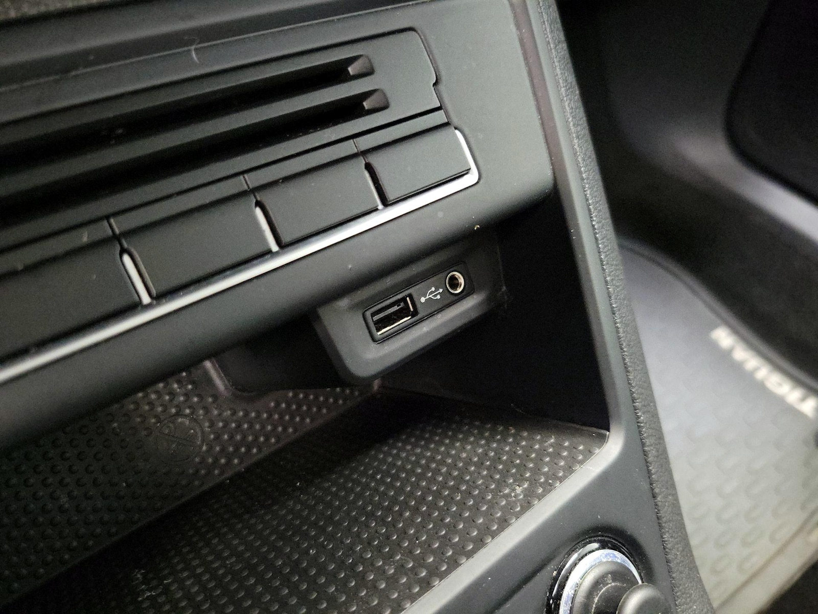 2017 Volkswagen Tiguan S - Photo 19
