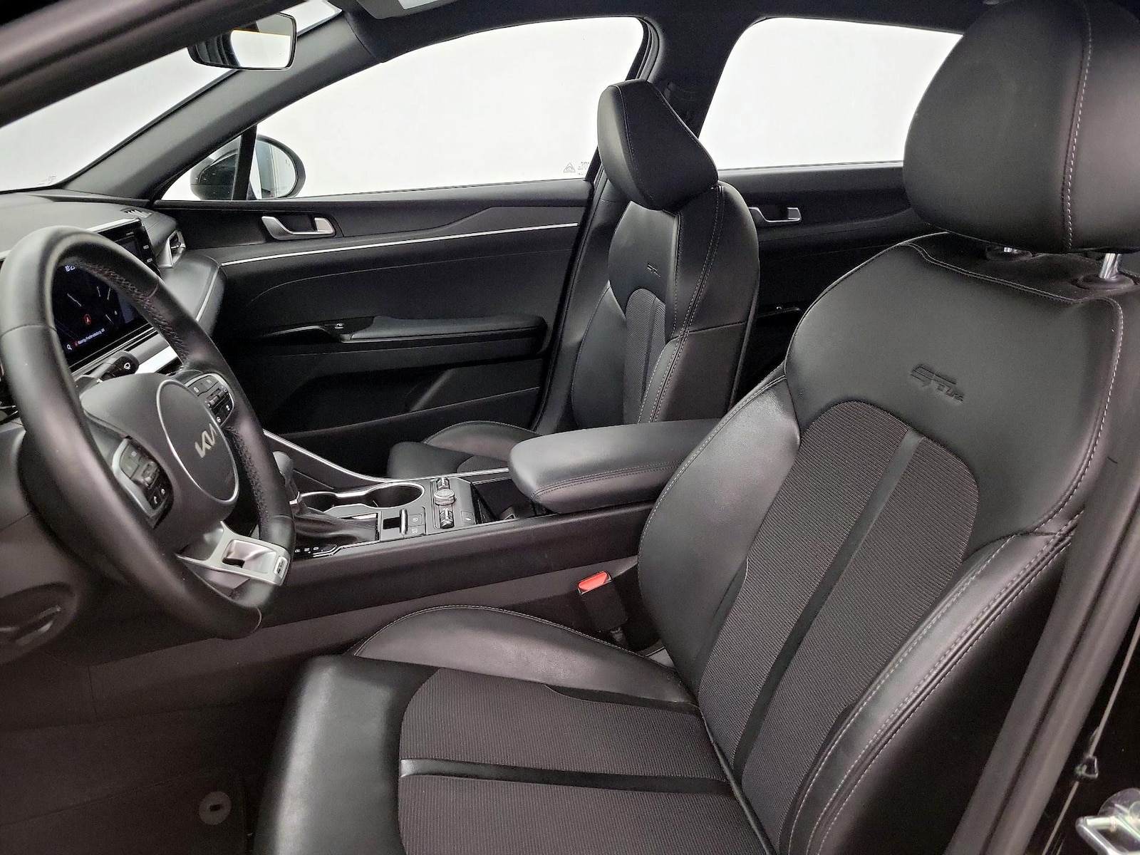 2024 Kia K5 GT-Line - Photo 12