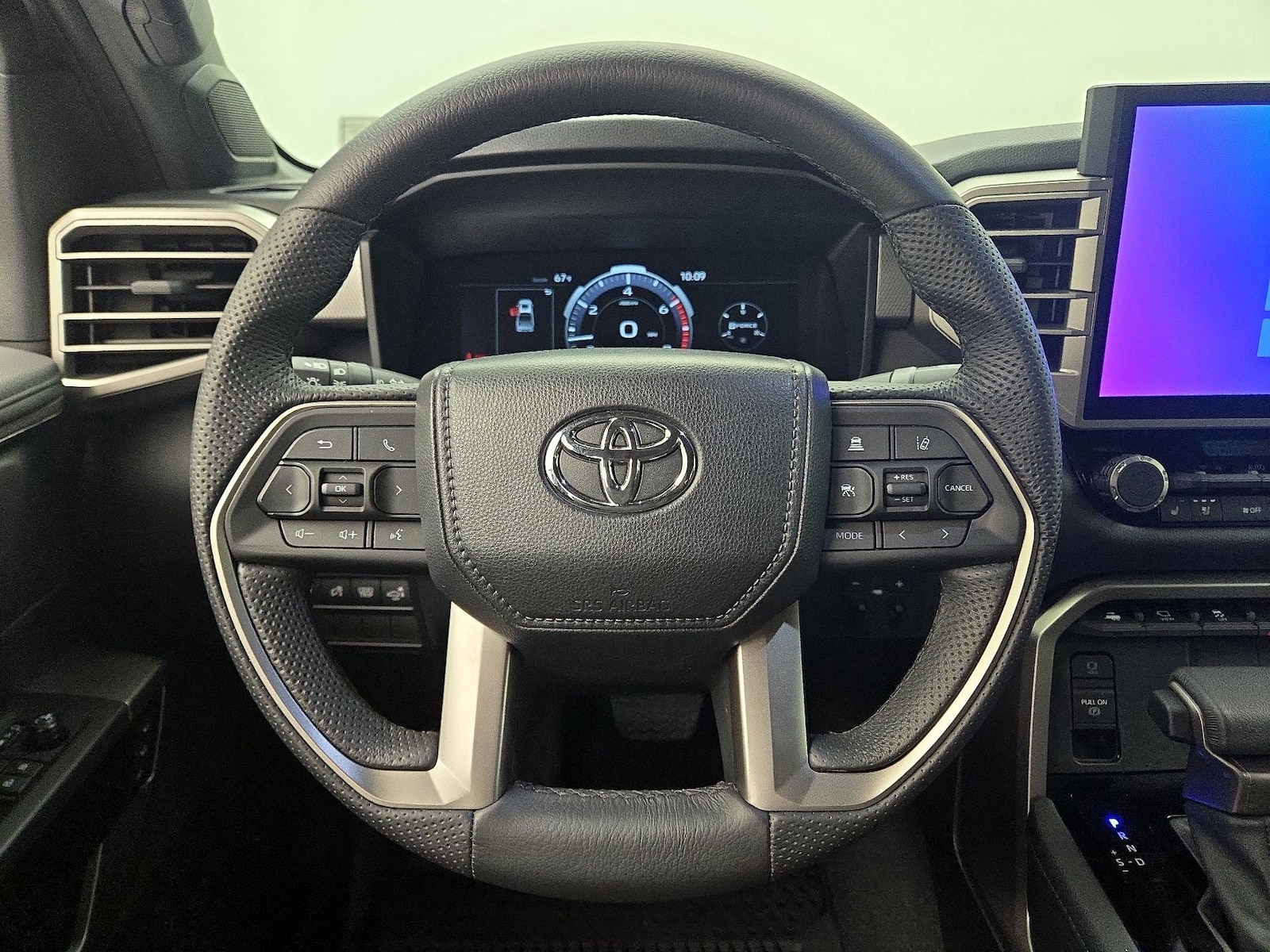 2025 Toyota Tundra Limited - Photo 11