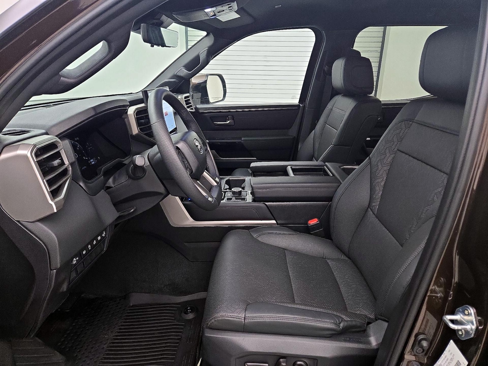 2025 Toyota Tundra Limited - Photo 12