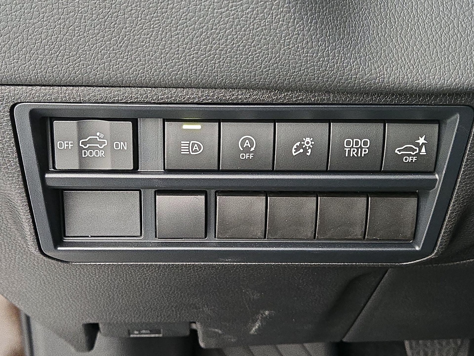 2025 Toyota Tundra Limited - Photo 14
