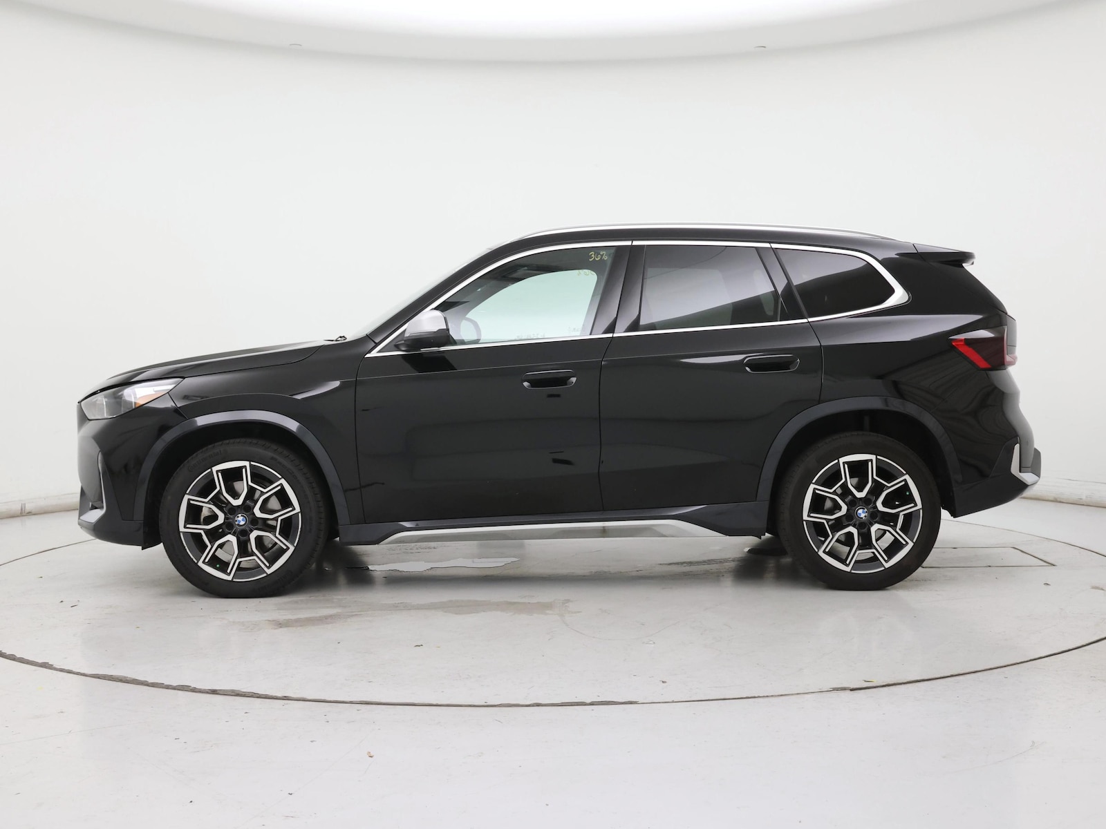 2024 BMW X1 28i - Photo 4