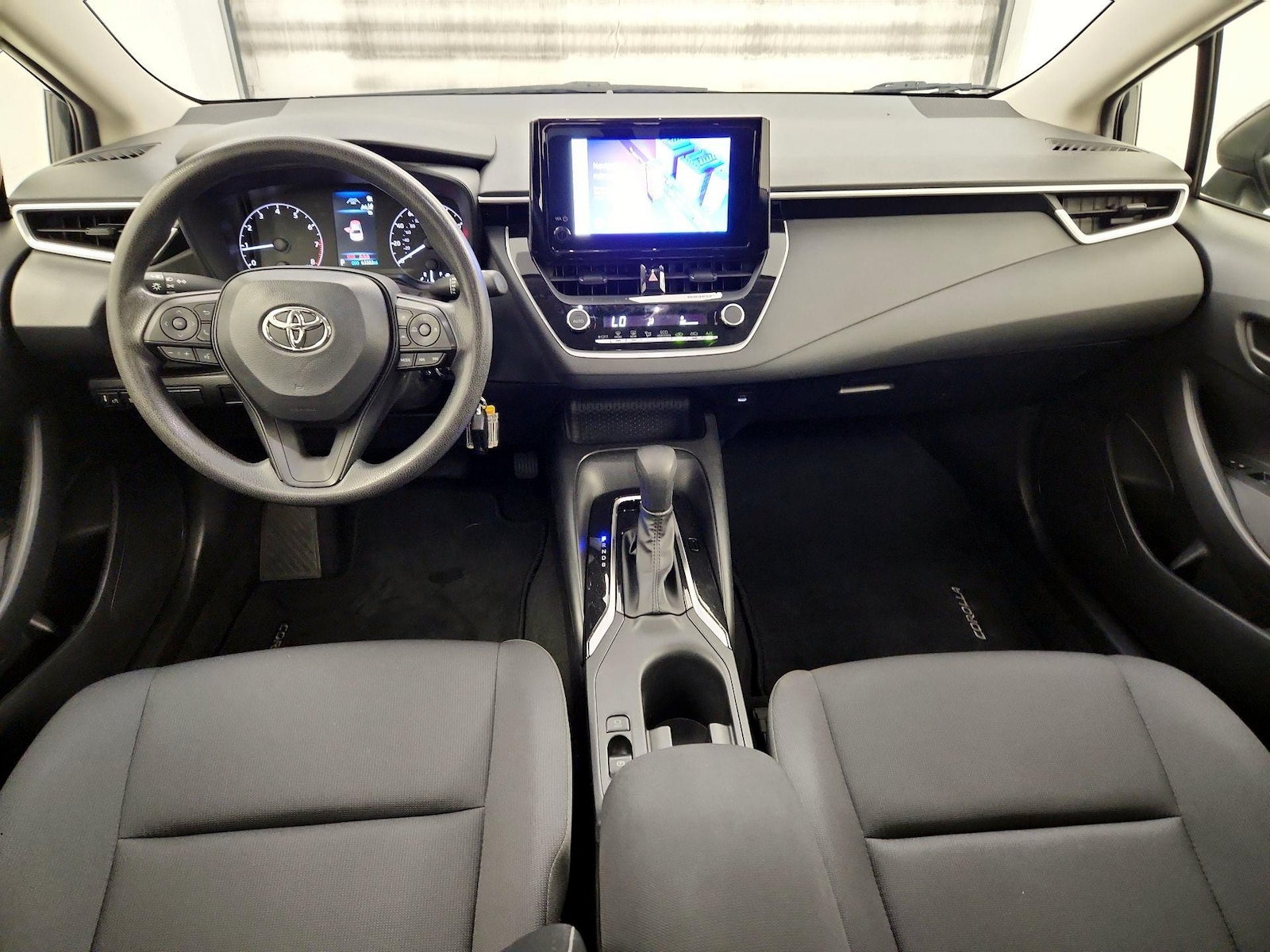 2023 Toyota Corolla LE - Photo 10